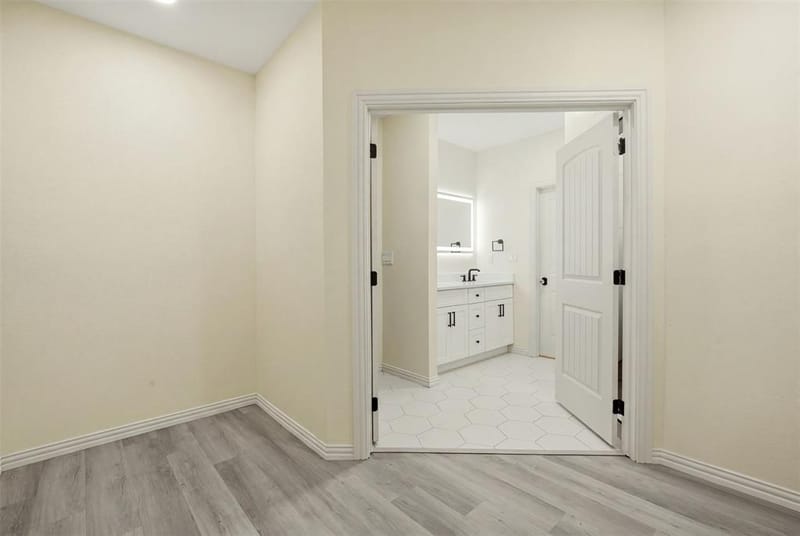 3030 Mark Twain Drive, Farmers Branch TX 75234 - Photo 12