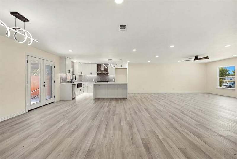 3030 Mark Twain Drive, Farmers Branch TX 75234 - Photo 7