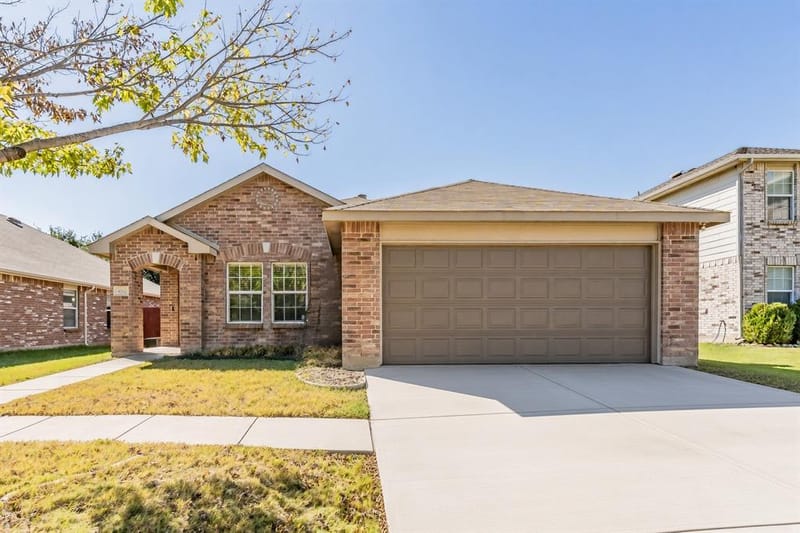 4512 Hounds Tail Lane, Fort Worth TX 76244
