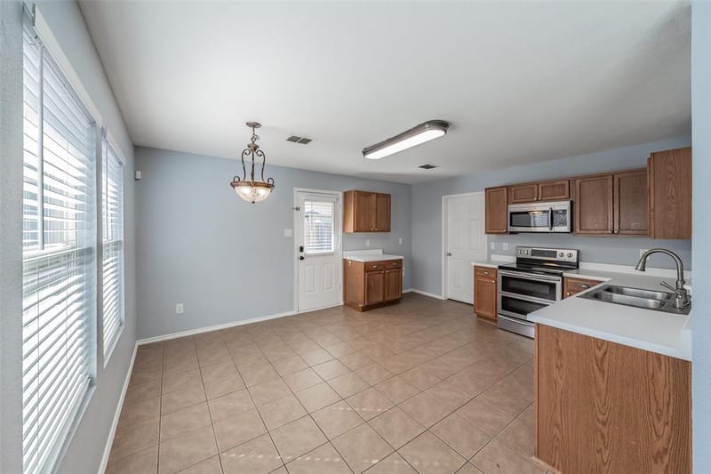 4512 Hounds Tail Lane, Fort Worth TX 76244 - Photo 4