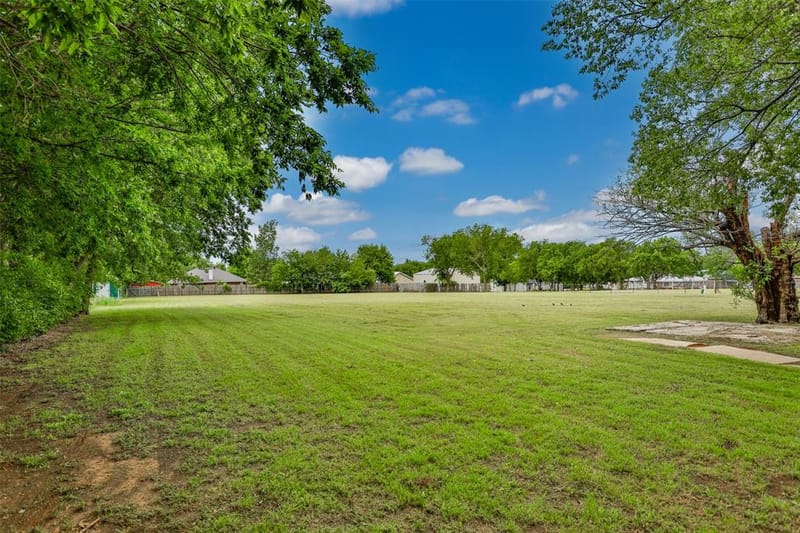 322&410 E Division Street, Muenster TX 76252 - Photo 22