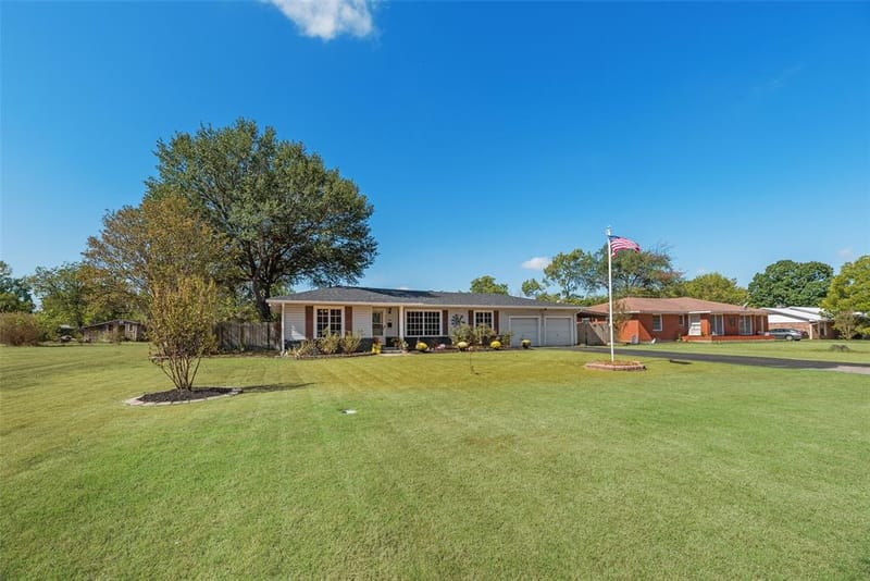 205 Laurel Trail, Terrell TX 75160 - Photo 2