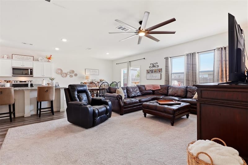 2600 Sanders Creek Drive, Glenn Heights TX 75154 - Photo 11