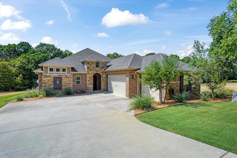 304 Dublin Circle, Gordonville TX 76245 - Photo 4