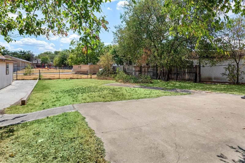 612 Meadow Park Drive, White Settlement TX 76108 - Photo 30