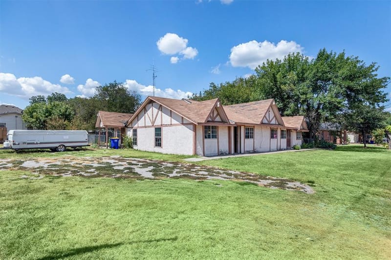 612 Meadow Park Drive, White Settlement TX 76108 - Photo 4