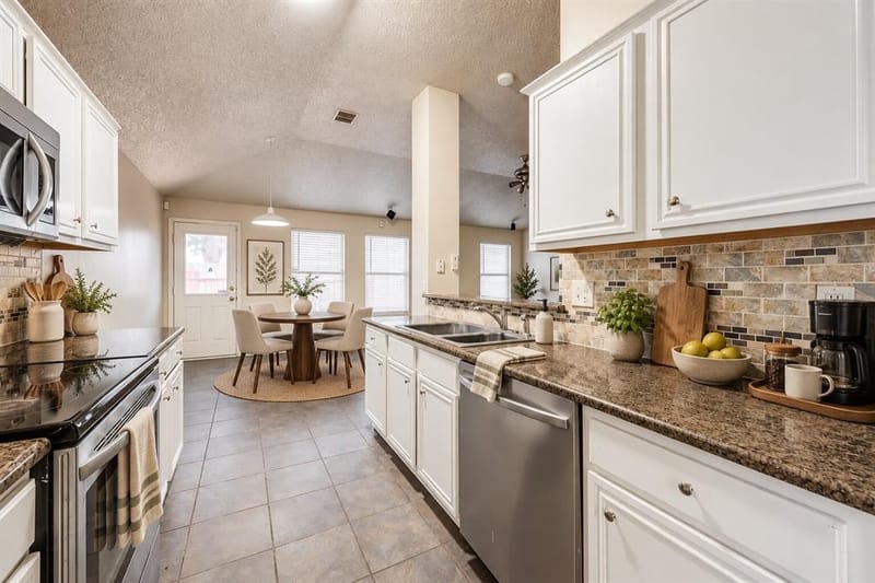 810 Engleside Drive, Arlington TX 76018 - Photo 7