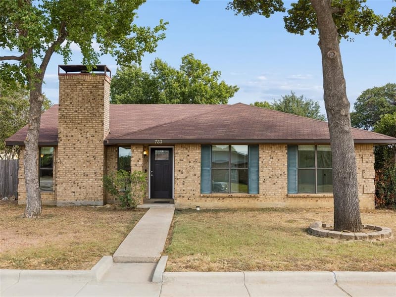 733 Red Wing Drive, Lewisville TX 75067