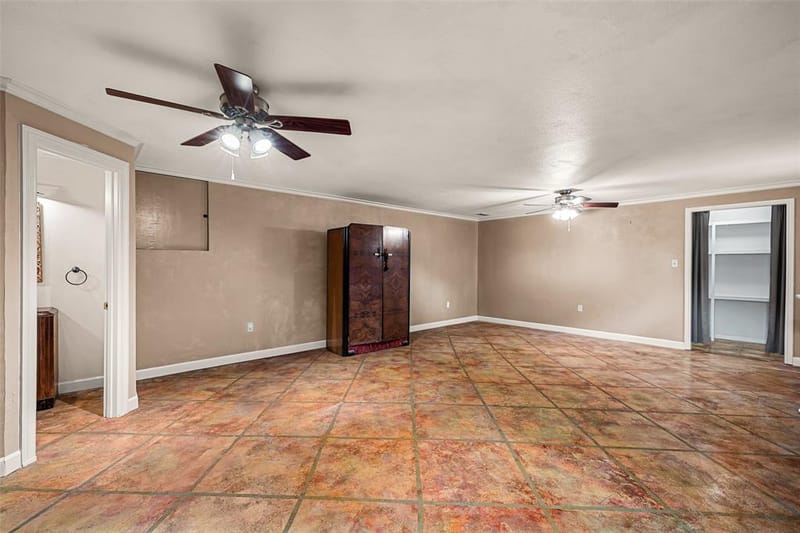 1820 Long Creek Court, Granbury TX 76049 - Photo 32