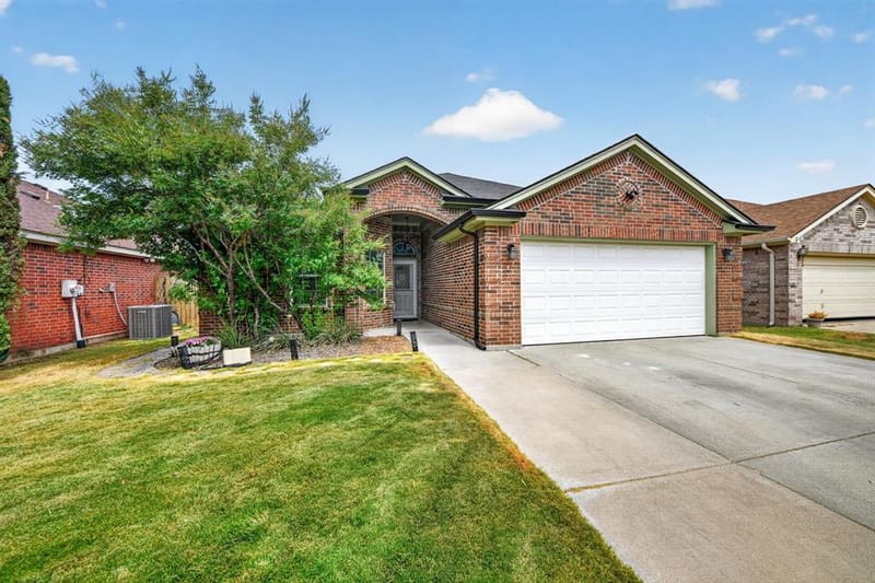 9228 Jason Drive, White Settlement TX 76108 - Photo 3