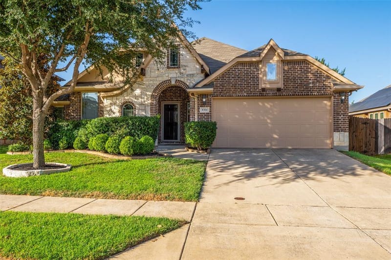 8304 Spitfire Trail, Aubrey TX 76227
