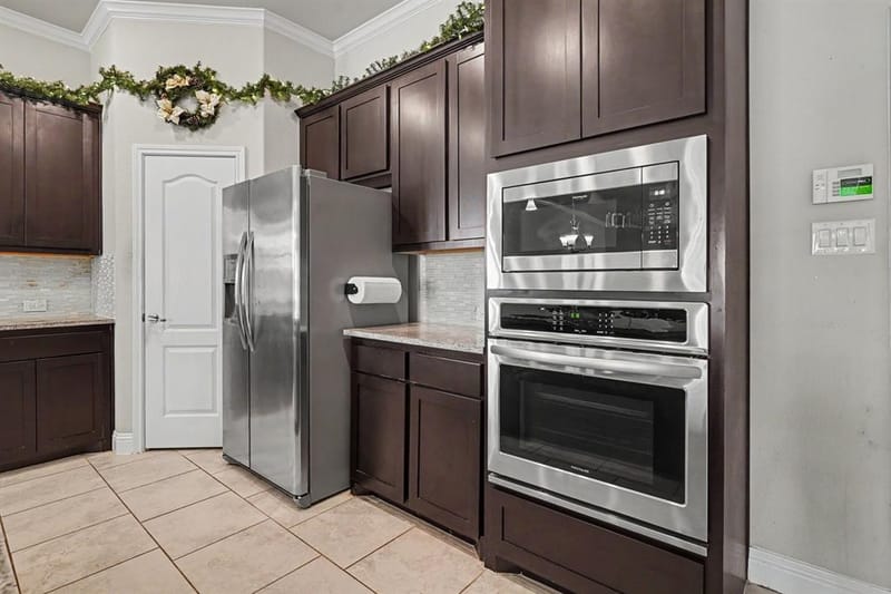 646 Harris Ridge Drive, Arlington TX 76002 - Photo 12