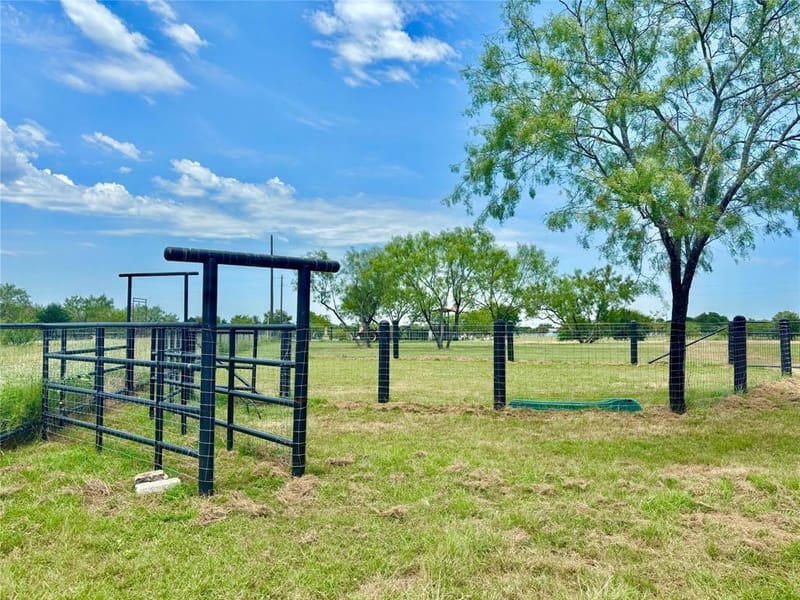 6049 County Road 1030 B, Rice TX 75155 - Photo 25