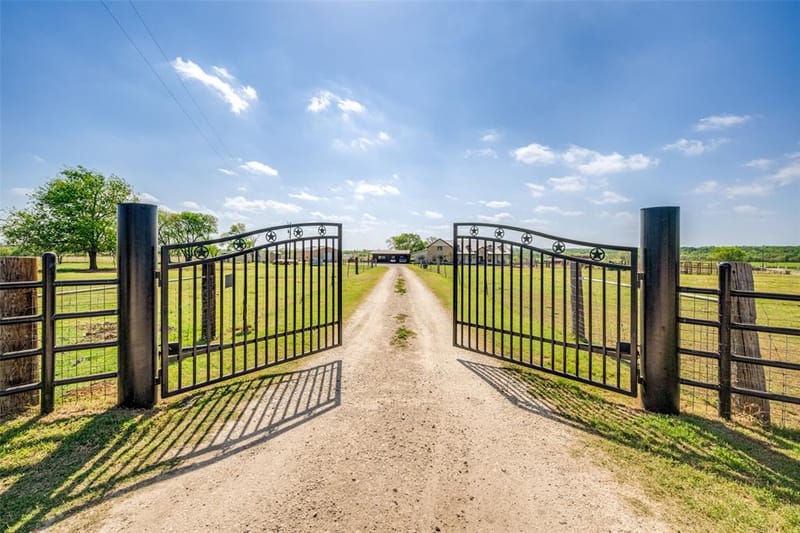 5855 Western Star Drive, Justin TX 76247 - Photo 37