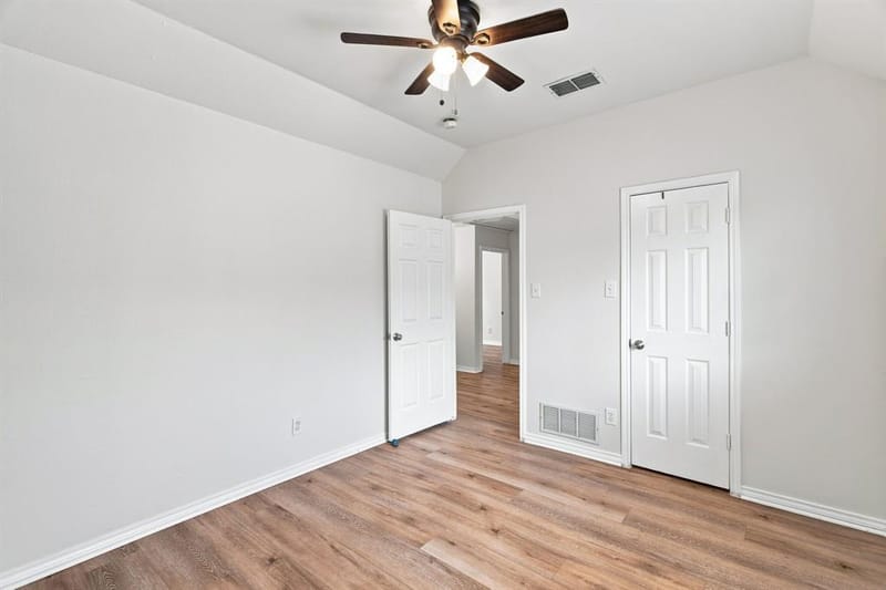 8716 Falls Road, Irving TX 75063 - Photo 32