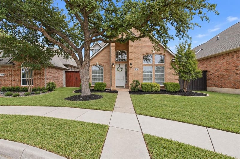 8716 Falls Road, Irving TX 75063 - Photo 5