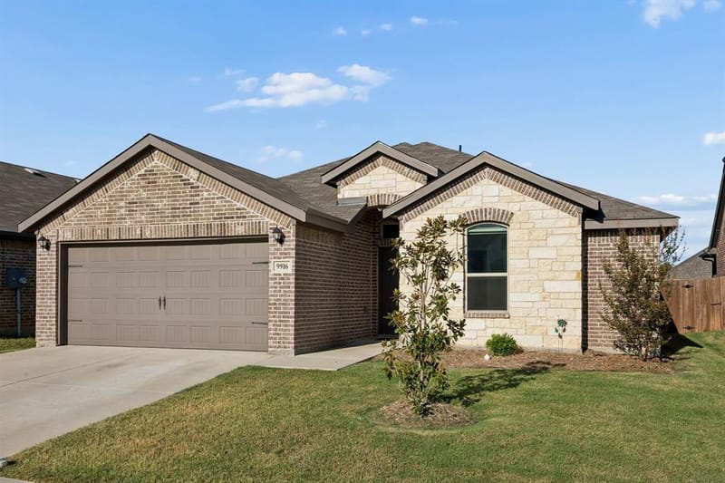 9916 Ginkgo Lane, Fort Worth TX 76036 - Photo 2