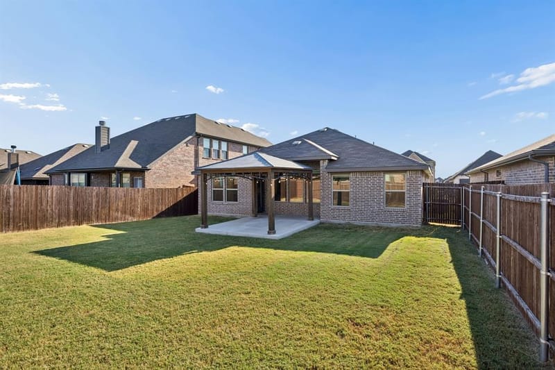 9916 Ginkgo Lane, Fort Worth TX 76036 - Photo 3