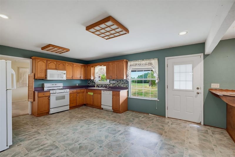 545 County Road 1110a, Cleburne TX 76031 - Photo 6