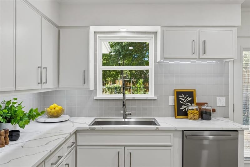 155 Bon Aire Drive, Dallas TX 75218 - Photo 8