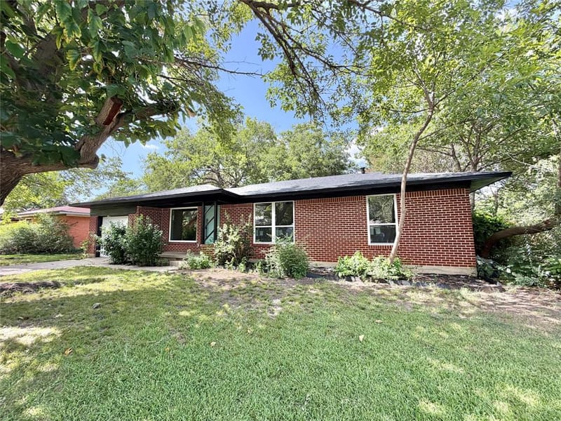 1812 Carlton Street, Denton TX 76201