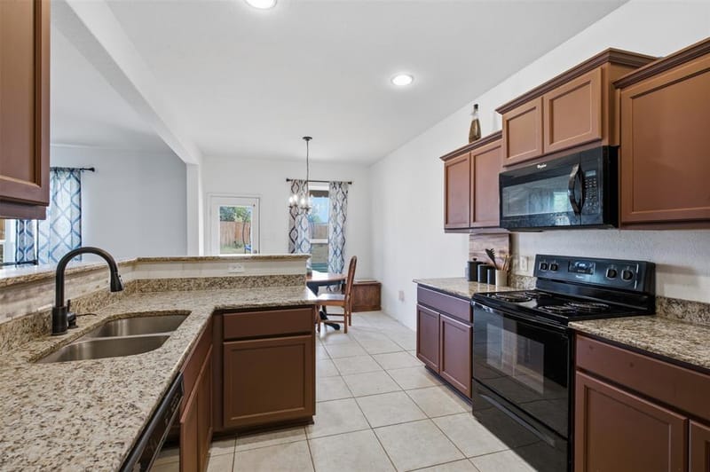 16 Kramer Court, Sanger TX 76266 - Photo 2