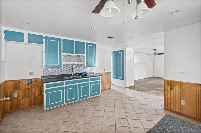 756 Thomas Avenue, Hurst TX 76053 - Photo 6