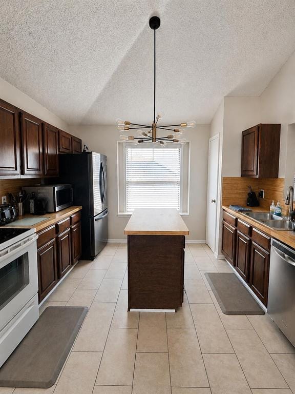 5505 Oak Brook Road, Arlington TX 76016 - Photo 6