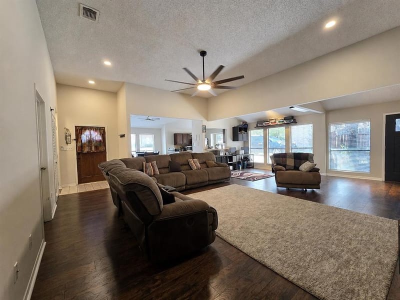 5505 Oak Brook Road, Arlington TX 76016 - Photo 8