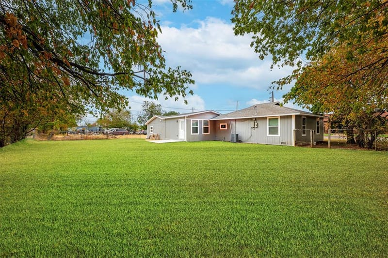 201 Deputy Larry Miller Drive, Granbury TX 76048 - Photo 16