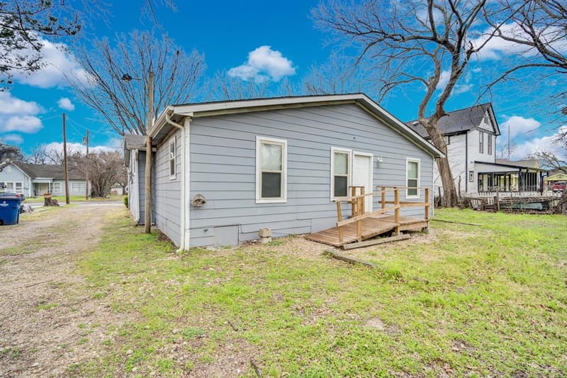 205 W Latimer Street, Ennis TX 75119 - Photo 24