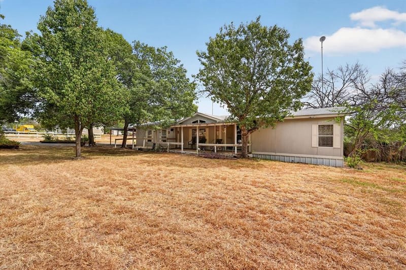 460 Valley View Drive, Azle TX 76020 - Photo 2