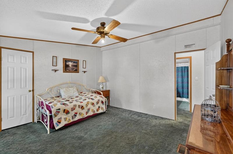 460 Valley View Drive, Azle TX 76020 - Photo 22
