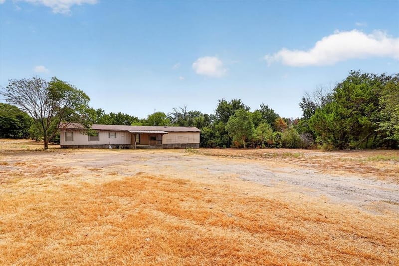 460 Valley View Drive, Azle TX 76020 - Photo 3