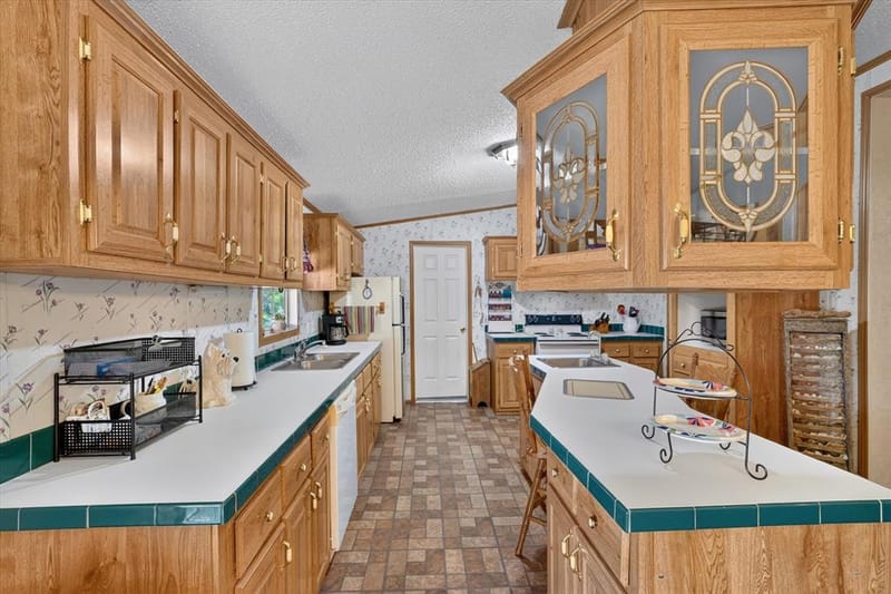 460 Valley View Drive, Azle TX 76020 - Photo 9