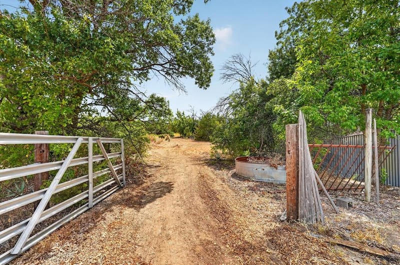 460 Valley View Drive, Azle TX 76020 - Photo 38