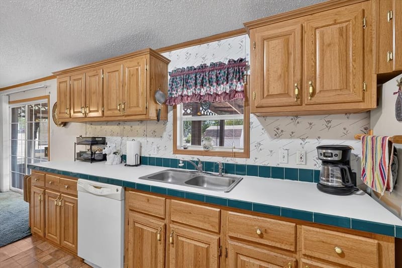 460 Valley View Drive, Azle TX 76020 - Photo 10