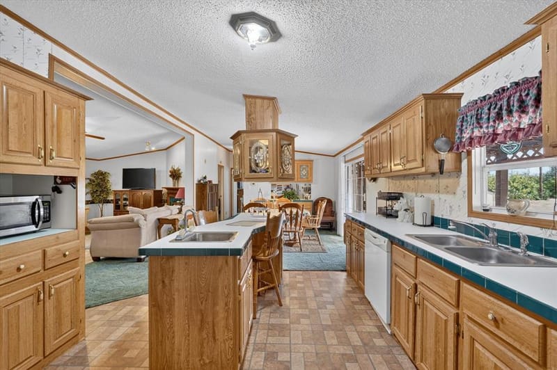 460 Valley View Drive, Azle TX 76020 - Photo 11