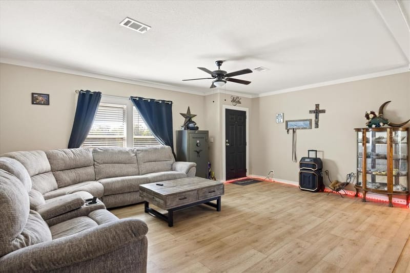 12505 County Road 1131, Godley TX 76044 - Photo 6