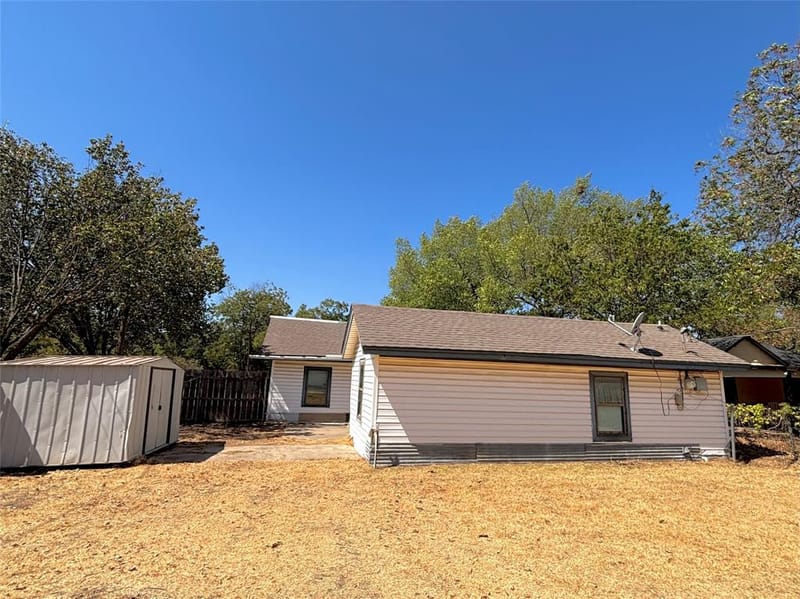 600 Travis Street, Nocona TX 76255 - Photo 15