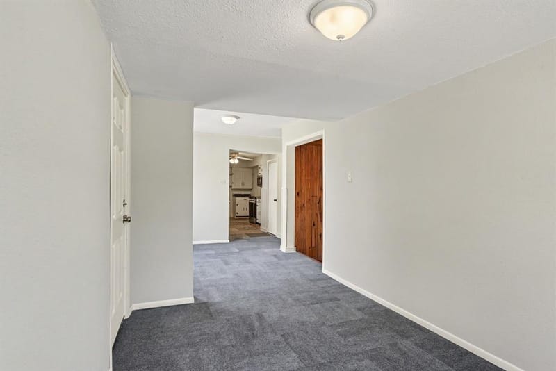 10609 Seagoville Road, Dallas TX 75217 - Photo 11