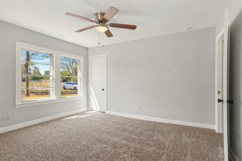 10609 Seagoville Road, Dallas TX 75217 - Photo 8