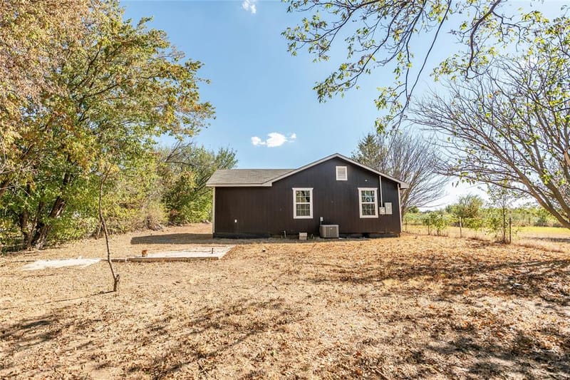 106 Northcott Street, Nocona TX 76255 - Photo 20
