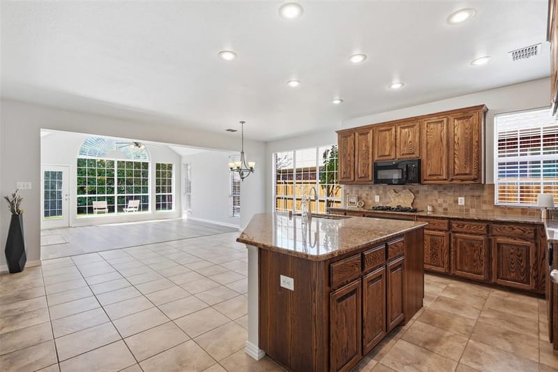 6811 Bendbrook Drive, Frisco TX 75035 - Photo 13