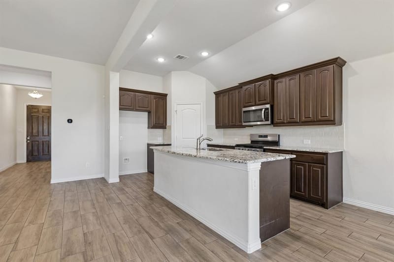 6248 Thunderwing Drive, Fort Worth TX 76179 - Photo 7