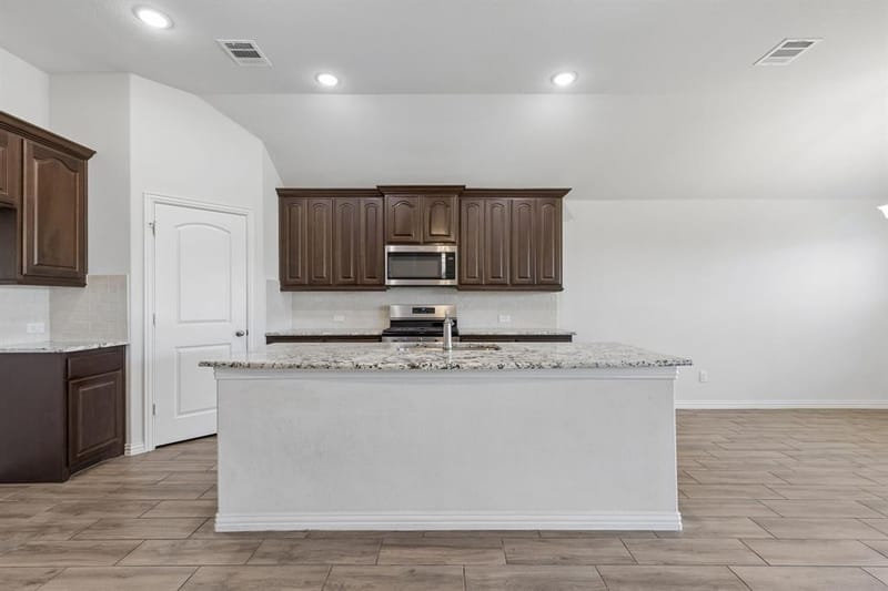 6248 Thunderwing Drive, Fort Worth TX 76179 - Photo 5