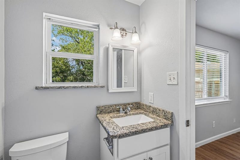313 Meadowcreek Lane, Garland TX 75043 - Photo 17