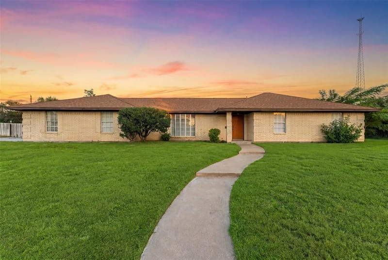 1825 Mahalia Drive, Waco TX 76705