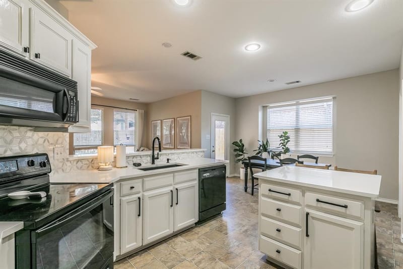 5009 Bedfordshire Drive, Fort Worth TX 76135 - Photo 6