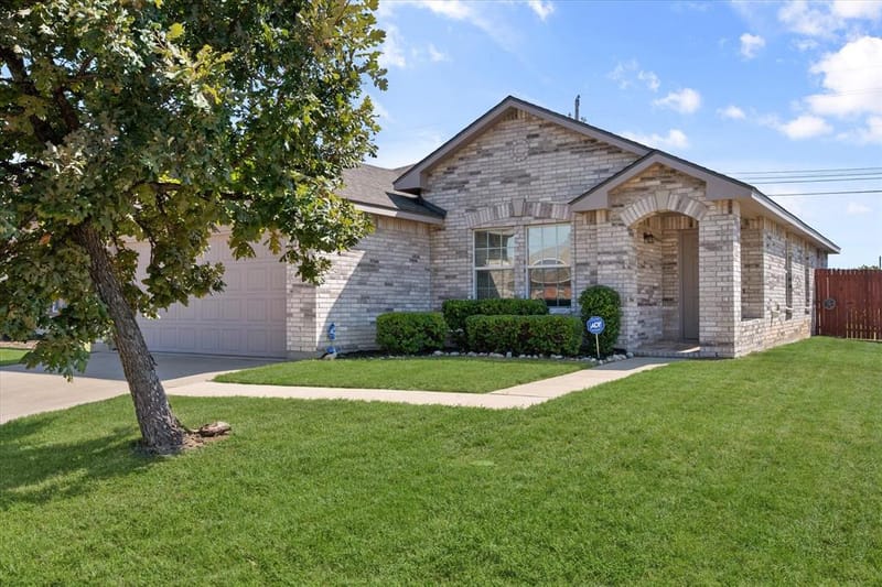 9100 Noontide Drive, Fort Worth TX 76179